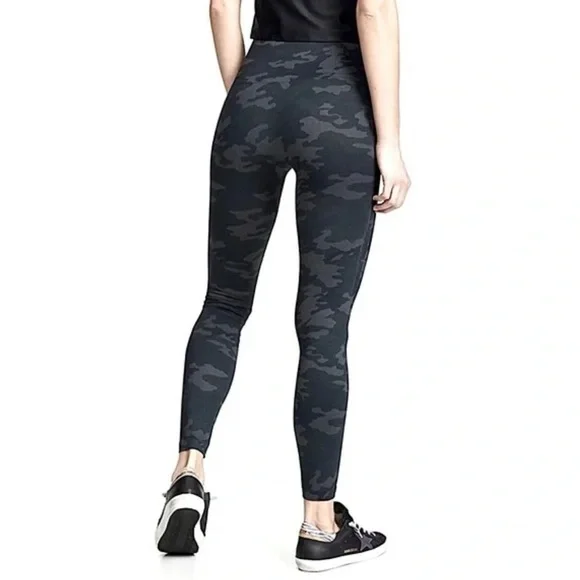 🔆 SPANX Look at Me Now Seamless Camo Leggings - 2X - Picture 2 of 5